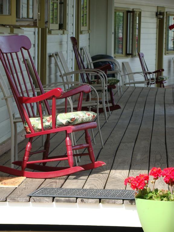 Bay Leaf Cottages & Bistro Lincolnville Exterior photo